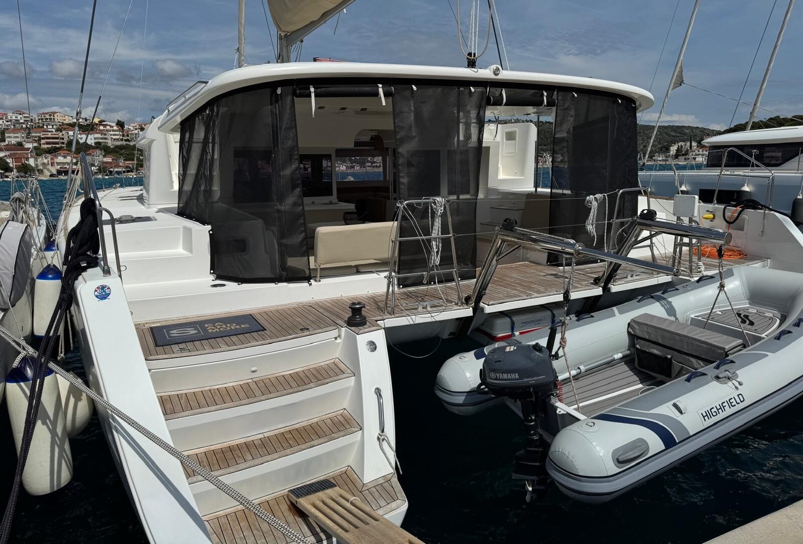Lagoon 450F (2012)